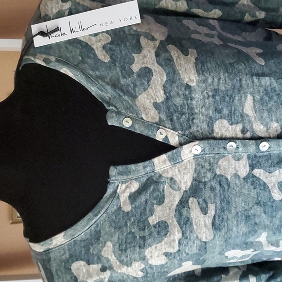 🌻Nicole Miller 100% Linen Blouse! Sz M - Picture 2 of 5